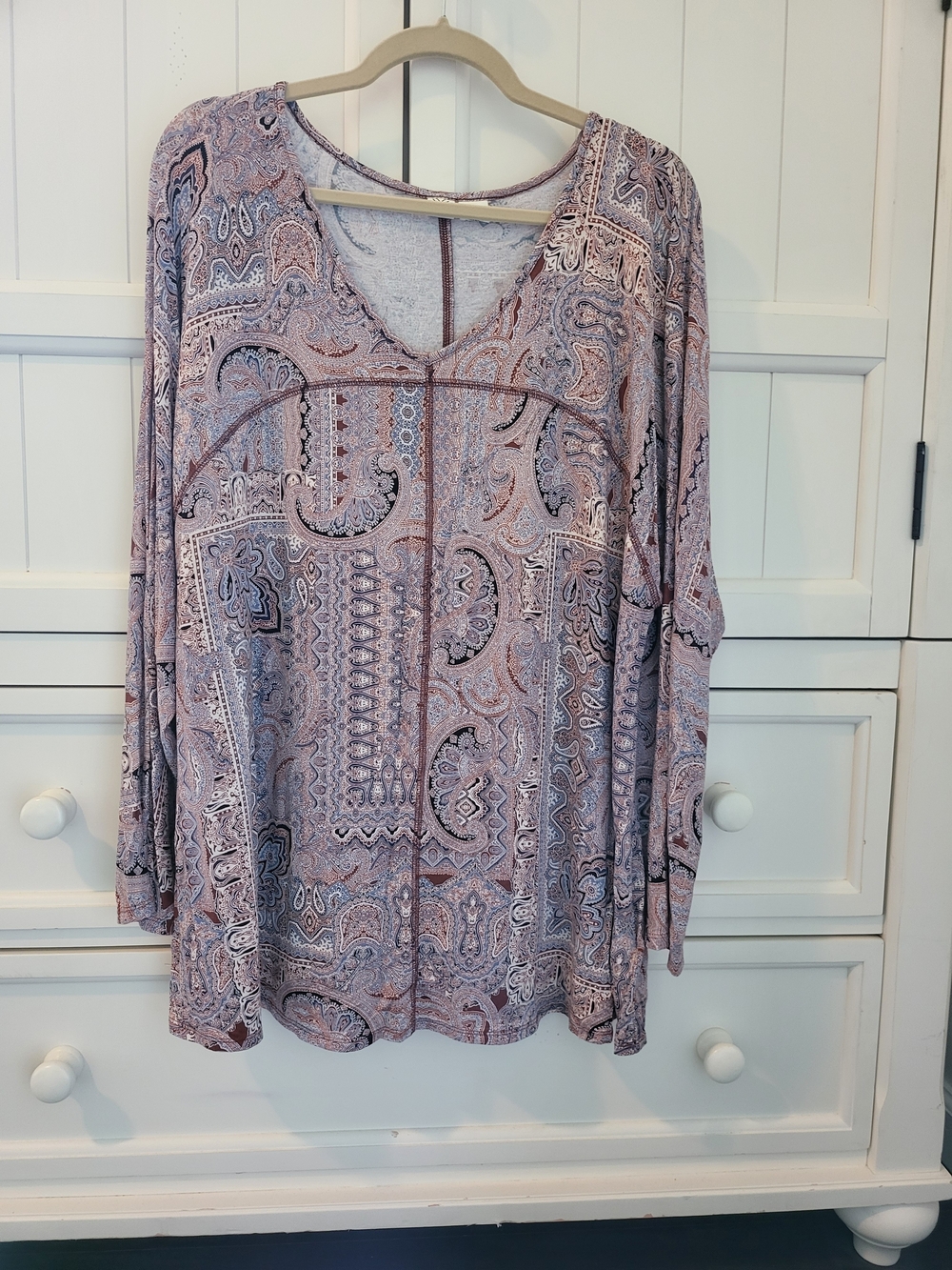 Women's 2X Paisley V-Neck Long-Sleeve Top - Dusty Pink